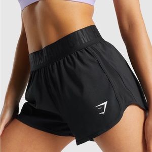 TRAINING LOOSE FIT SHORTS